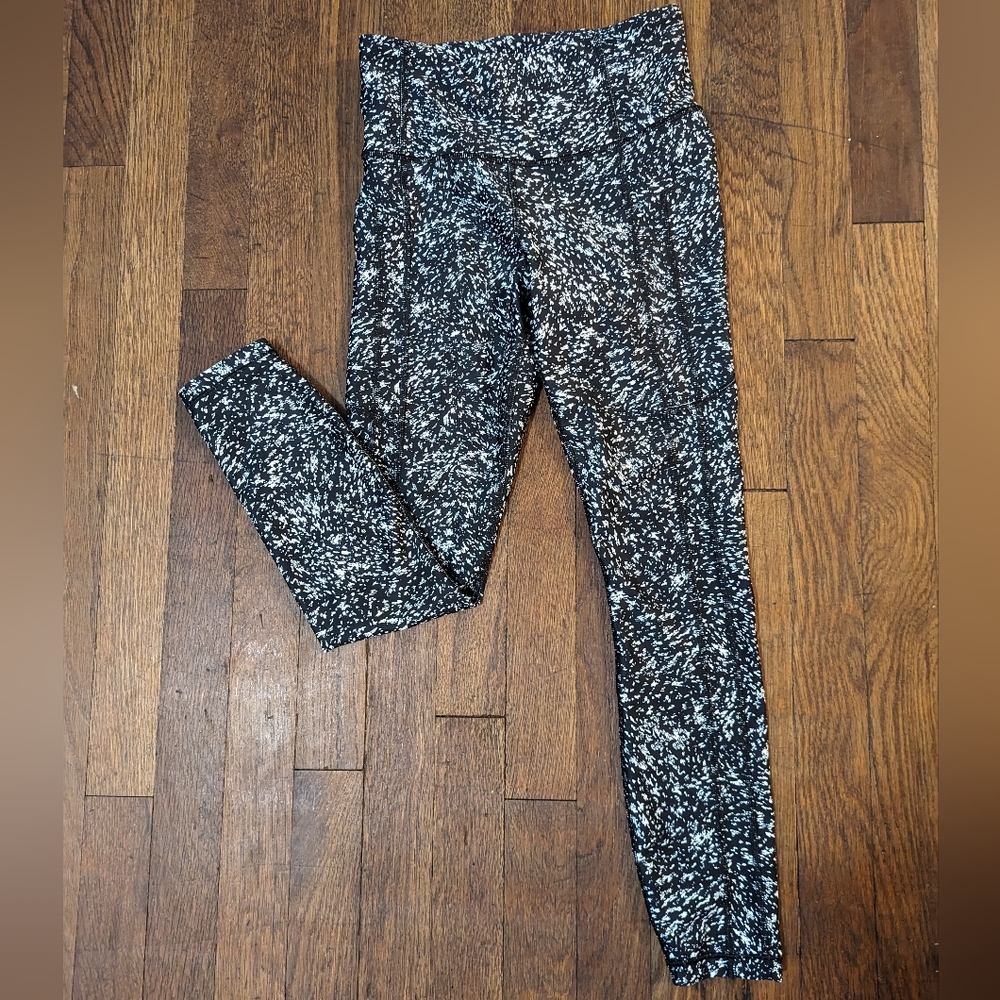 Athleta Black and white leggings Xs Ultimate Stash Pockets
